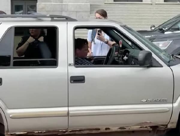 Women Detained For Driving Onto Minnesota Capitol Grounds With Pro-Trump Flag