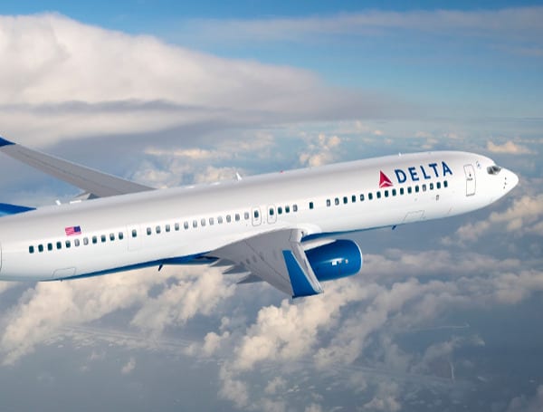 Delta Flight From Detroit Diverts New York After Passengers Become Ill From In-Flight Meal