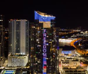 World's Tallest Digital Ukrainian Flag & Massive Message of Freedom Lights-Up Paramount Miami Worldcenter