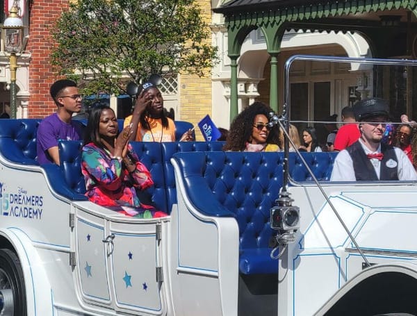 Four-Time Grammy Award Winner Kelly Rowland Mentors At “Disney Dreamers Academy”