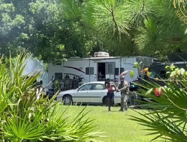 WATCH: “Get The Hell Out” Florida Sheriff Uses A “Can Opener” To Bust In And Shut Down Drug House