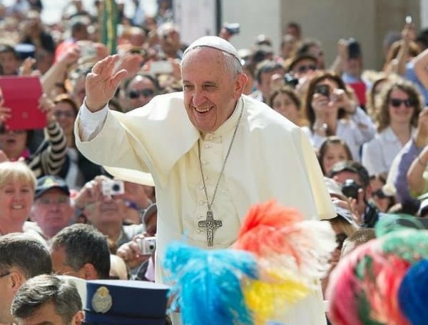 Pope Francis Approves Blessings For Same-Sex Couples