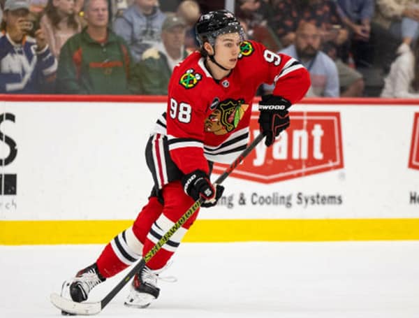 Hockey Showdown: Chicago Blackhawks Battle Arizona Coyotes