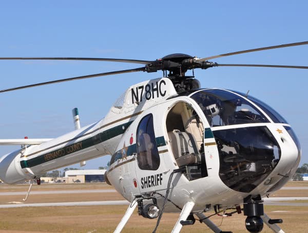 2 Hernando County Sheriff’s Deputies Assist Pilot  In Distress When Runway Lights Failed