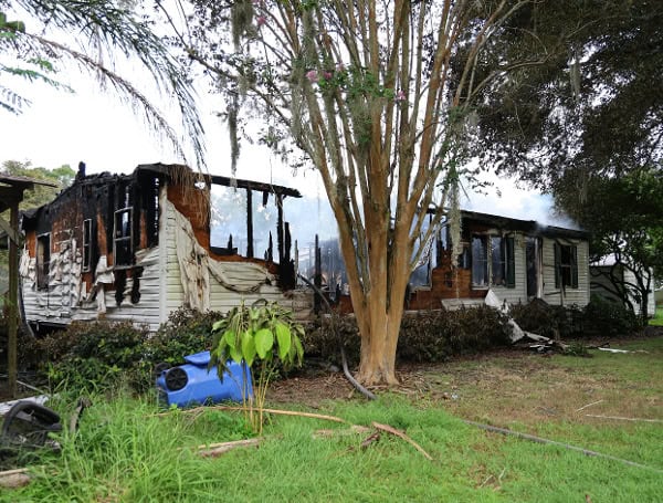 Wimauma Mobile Home Fire Knocked Down By Hillsborough County Fire Rescue