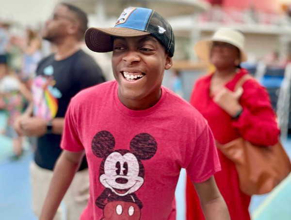 New York Teenager With Cerebral Palsy Embarks On Dream Disney Cruise